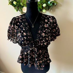 Sweet Floral Blouse with Covered Buttons. New w/out tags